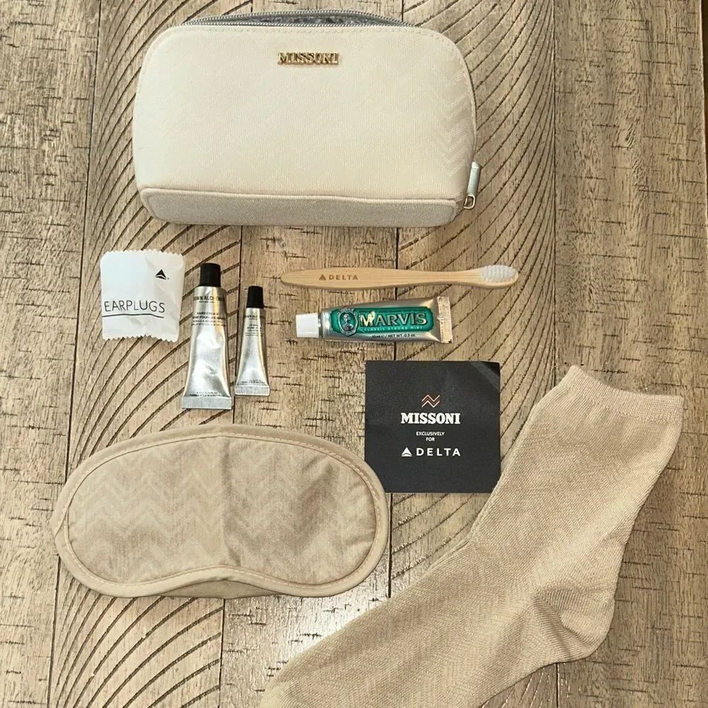 NEW Missoni Cream TravelSet (DeltaOne exclusive) Chevron Classic Jet ✈️ Set!